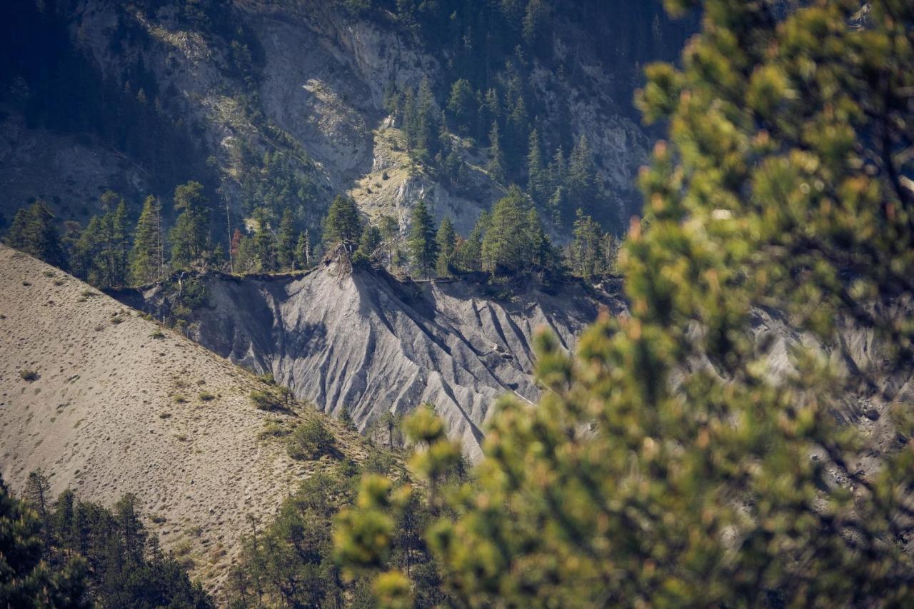 Hotel Alpina Kandersteg Bagian luar foto