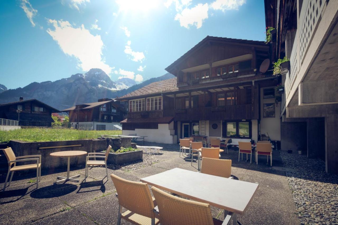 Hotel Alpina Kandersteg Bagian luar foto