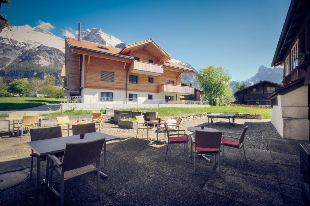Hotel Alpina Kandersteg Bagian luar foto