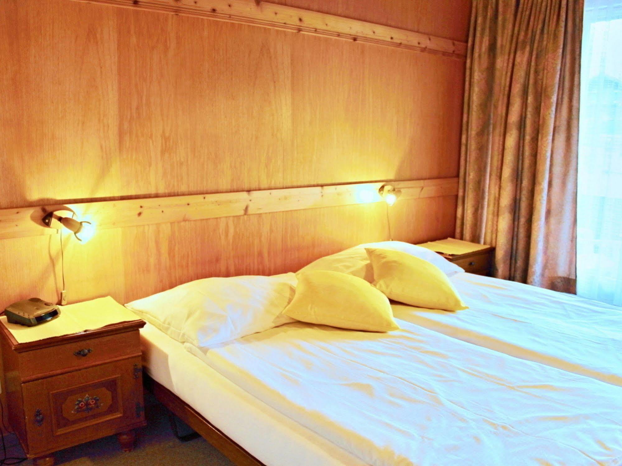 Hotel Alpina Kandersteg Bagian luar foto